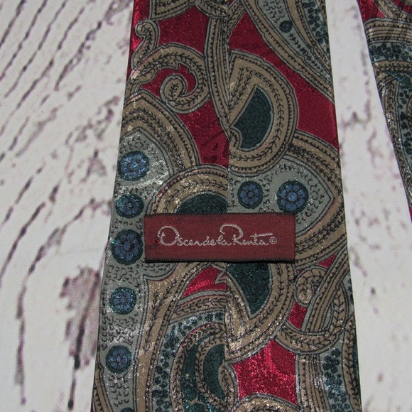 Oscar de la Renta NWT VINTAGE red paisley tie - Picture 5 of 5